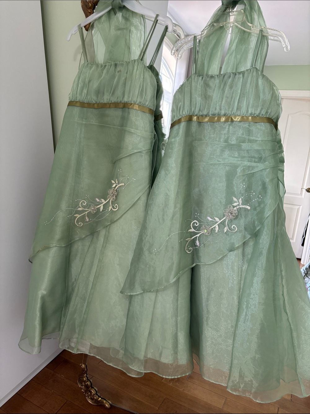 Elegant Sage Green Flower Girls' Party Dresses